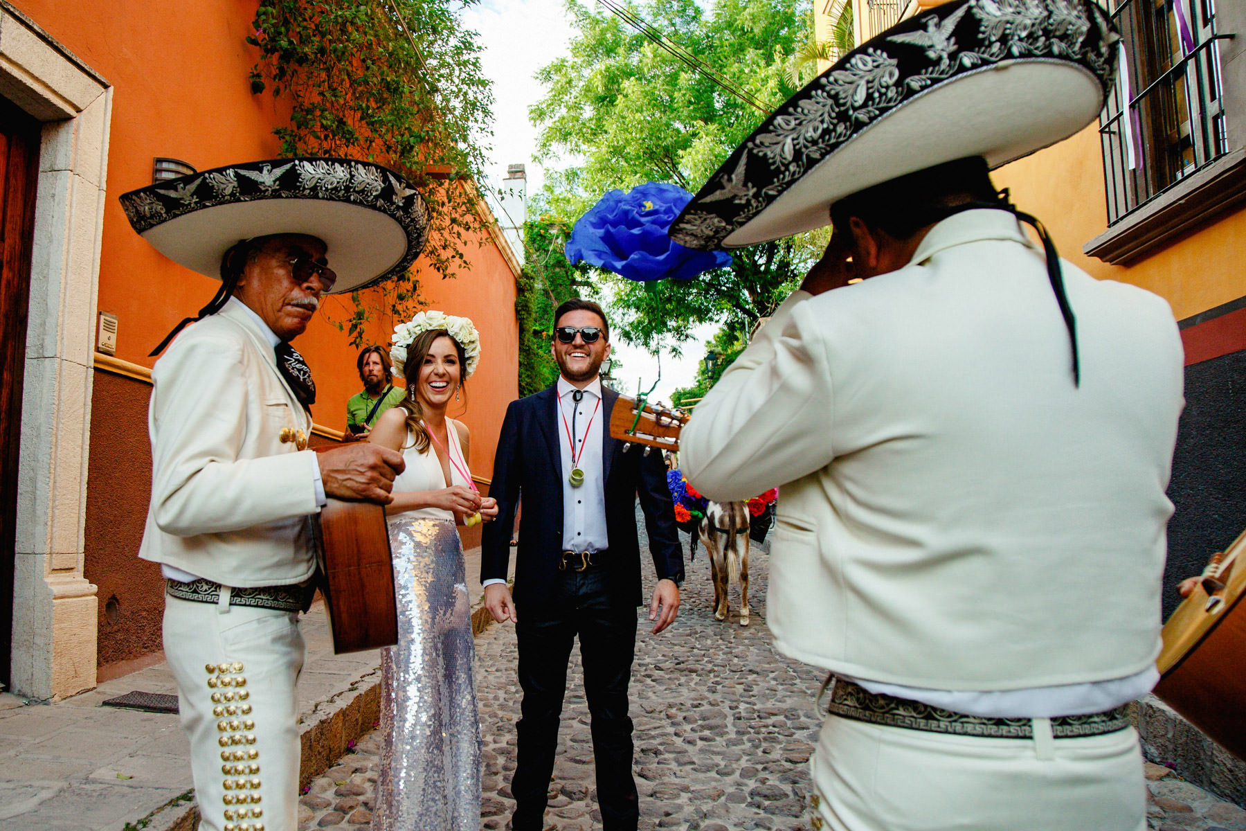 Callejoneada wedding in San Miguel de Allende