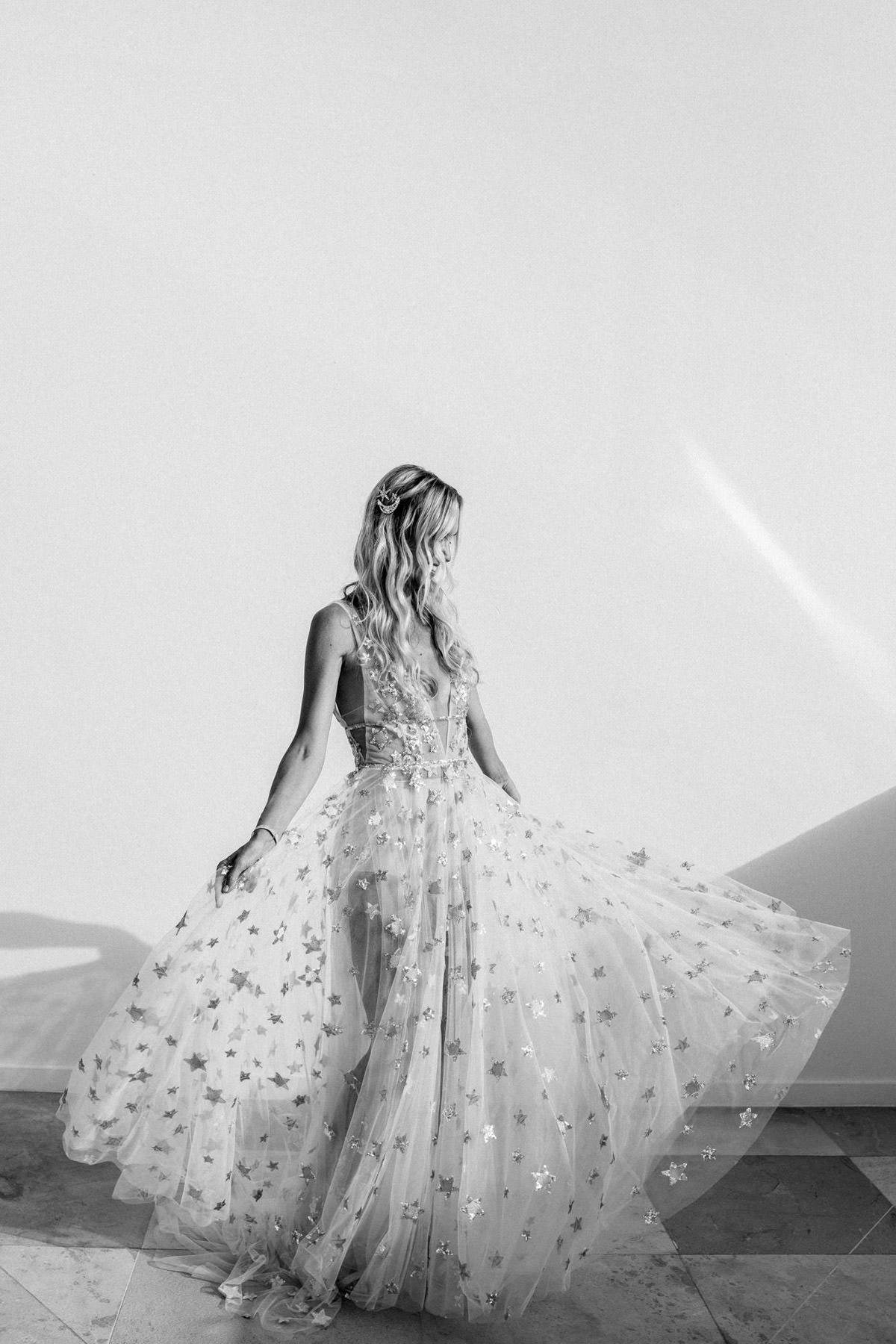 Riviera Maya wedding photographer captures these stunning bride portraits on her wedding gown.