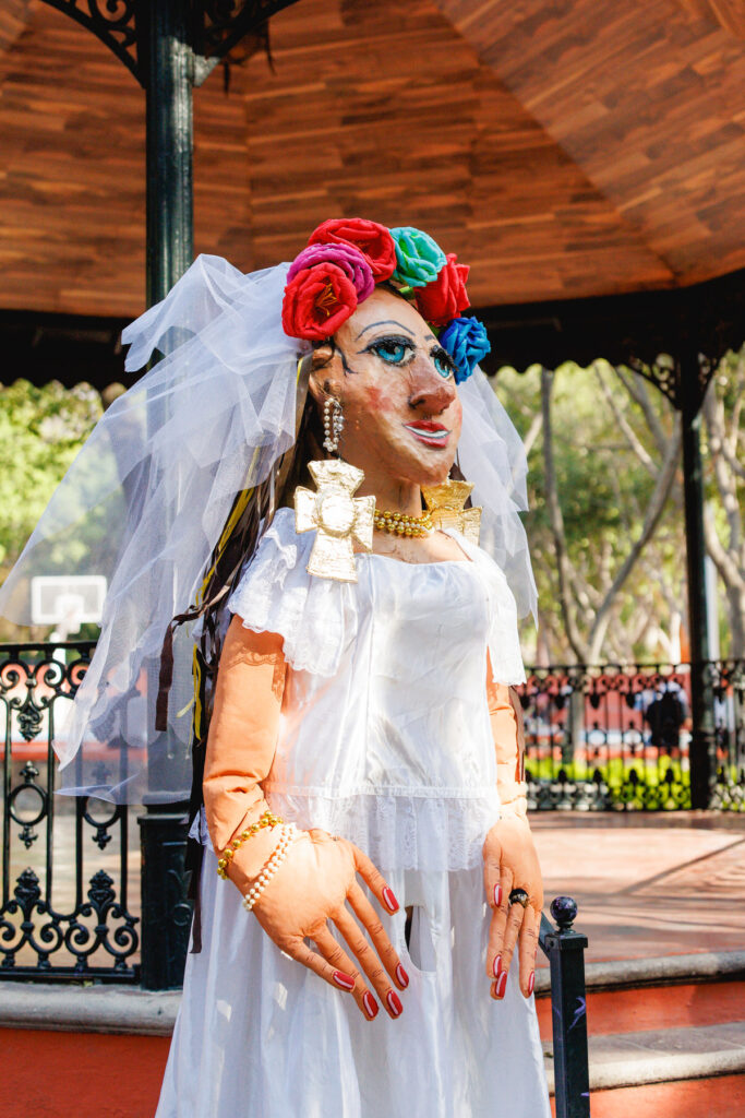 Mojigangas in Callejoneada San Miguel de Allende