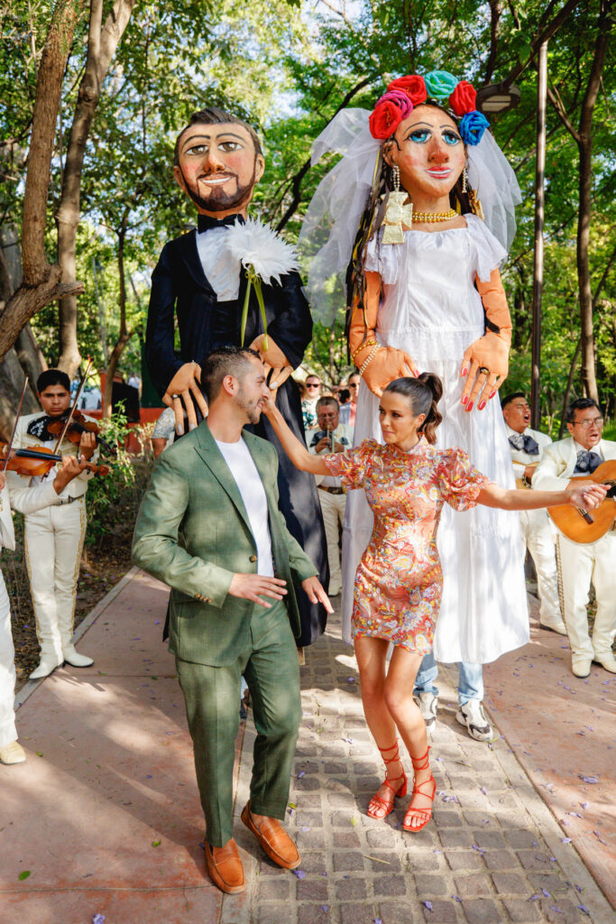 Lively callejoneada wedding photography