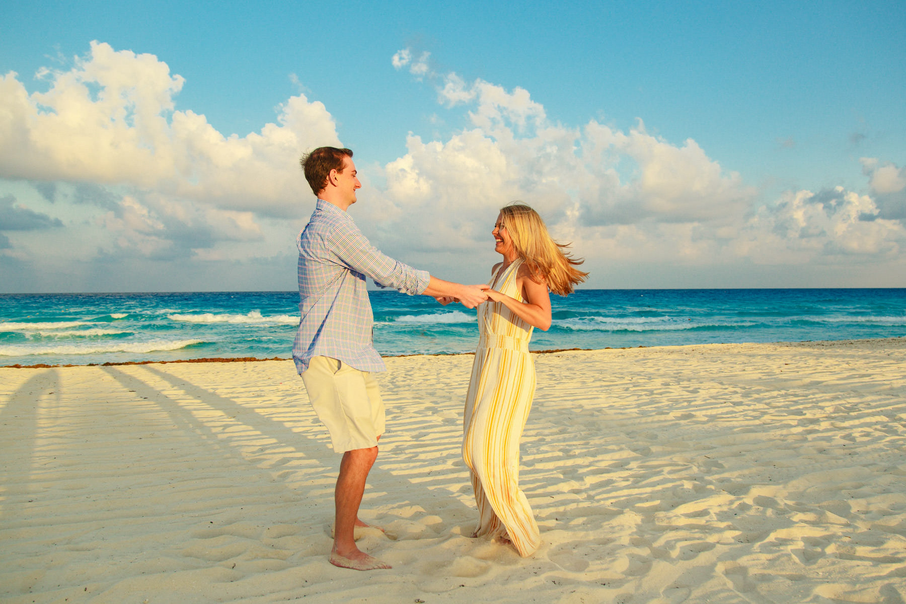 newly engaged photo session in Cancun