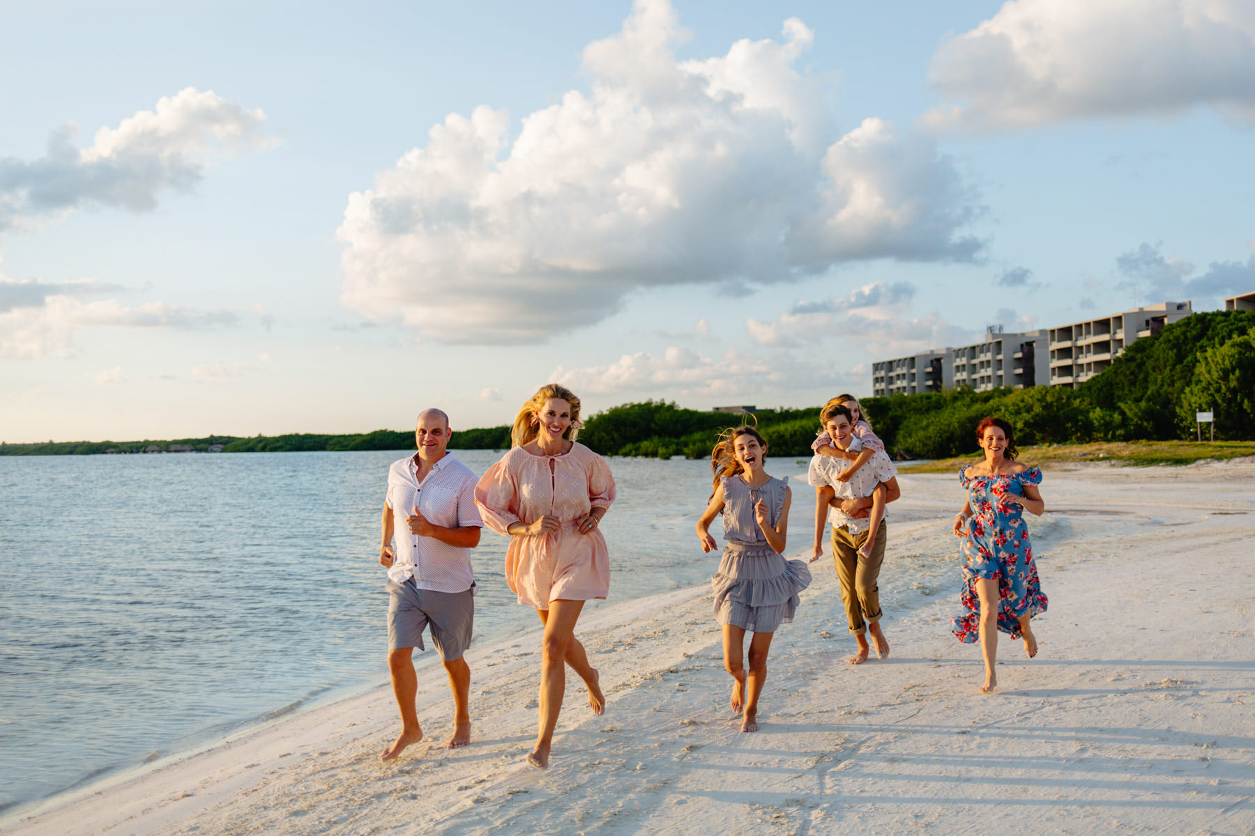 beach family photos - Nizuc resort, Cancun. 