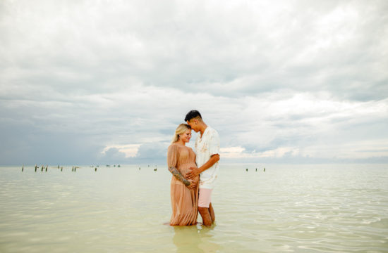 Holbox-maternity-photos